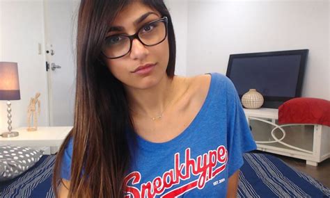 Mia Khalifa Pics, Photo Galleries & Nude Pictures 